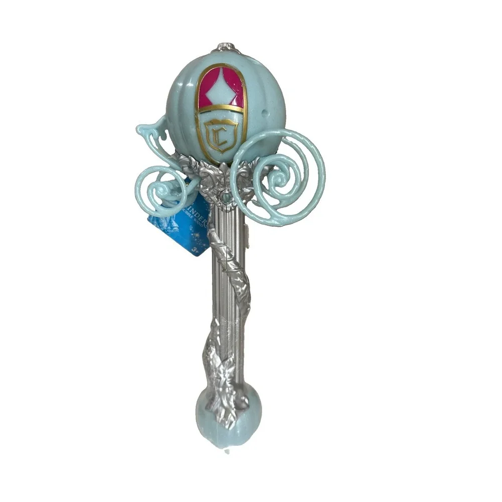 Disney Parks Cinderella Carriage Coach Light Up Glow Color Change Bubble Blower
